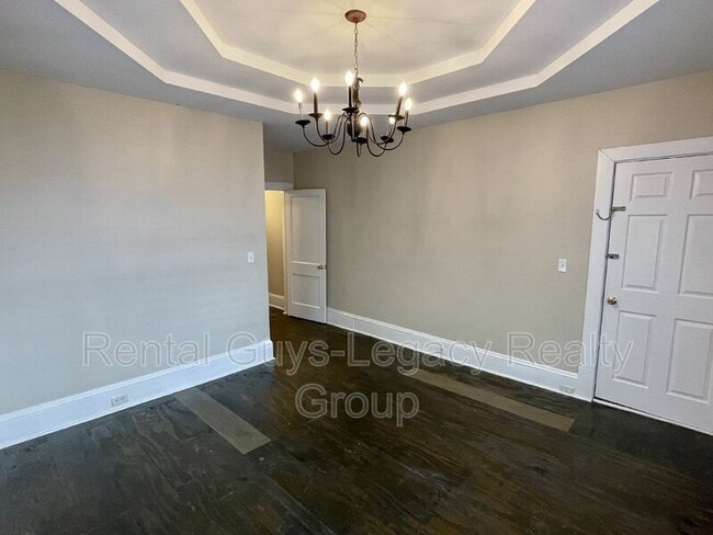 Building Photo - 2327 College St