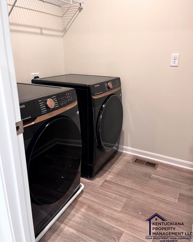 Building Photo - Beautiful New Construction Home in Lyndon – Minutes from Westport Village
