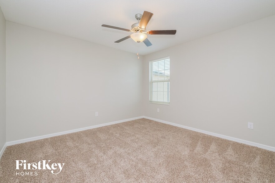 Building Photo - 7410 Pearly Everlasting Ave