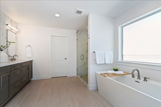 Building Photo - Custom Model Home on the Meridian Bluff