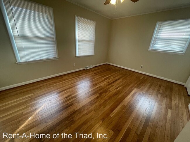 Building Photo - 3 br, 1.5 bath House - 1609 Twain Road