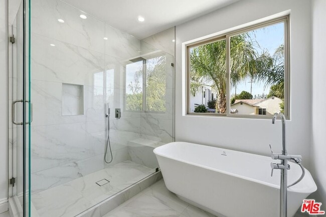 Building Photo - 6717 Sunnyslope Ave