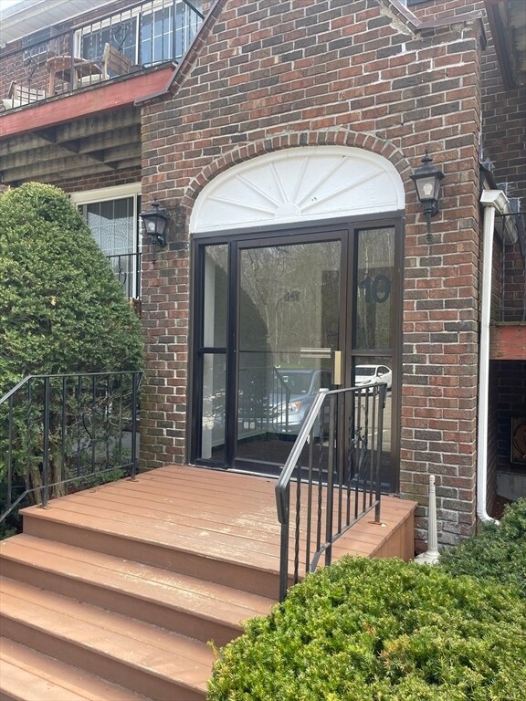 Building Photo - 10 Williamsburg Ct