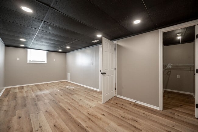 Building Photo - 1075 Carol Jean Trail