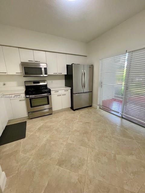 Building Photo - 7872 Sanibel Dr