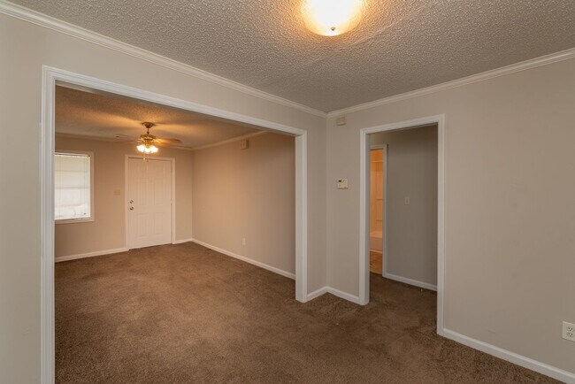 Building Photo - SECTION 8 ACCEPTED! - Cozy 2-Bedroom Home in Prime Augusta Location