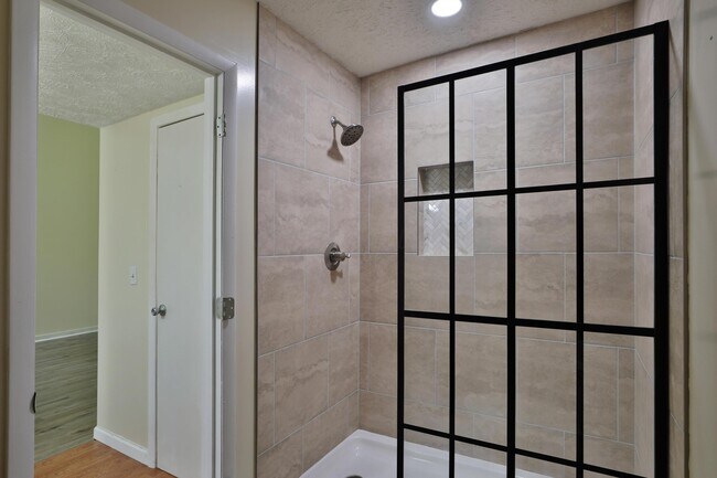 Building Photo - 4966 Wintersong Ln
