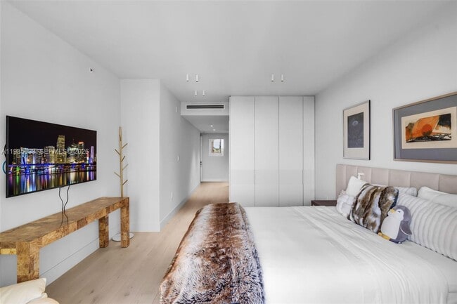 Building Photo - 430 Grand Bay Dr