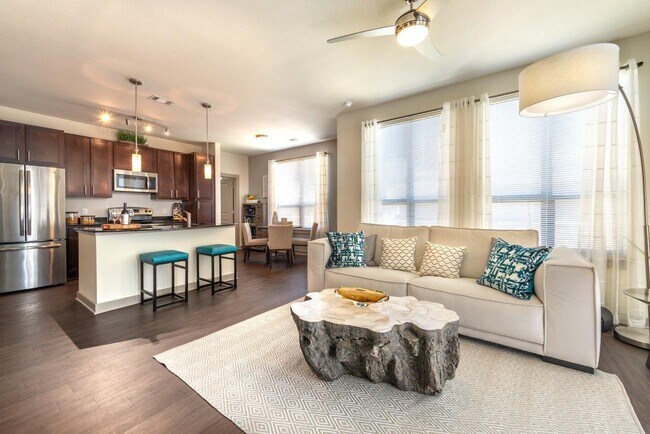 Building Photo - More Space, More Savings – Up to 6 Weeks F...