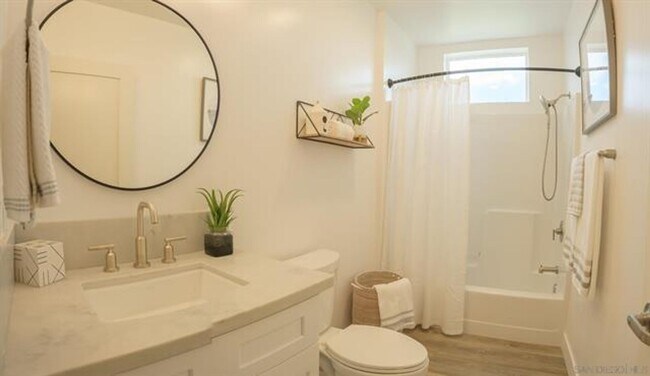 Building Photo - 2 bedrooms 2 baths in Escondido over at th...