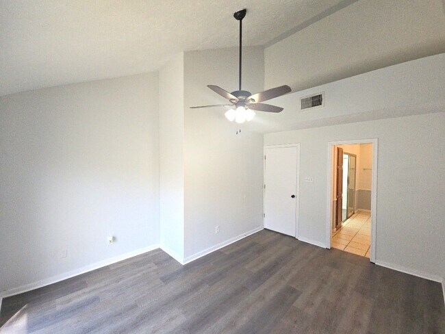 Building Photo - 8718 Roaring Point Dr