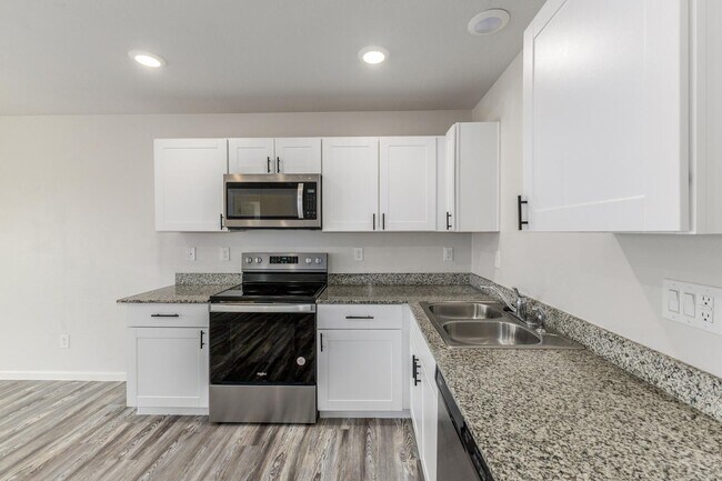 Building Photo - 14514 S Vera Cruz Rd