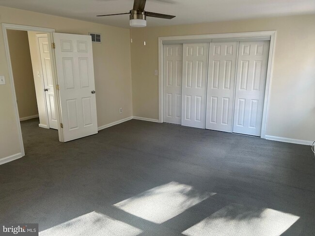 Building Photo - 3013 Nash Pl SE