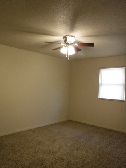 Building Photo - 3203 Squire Ln