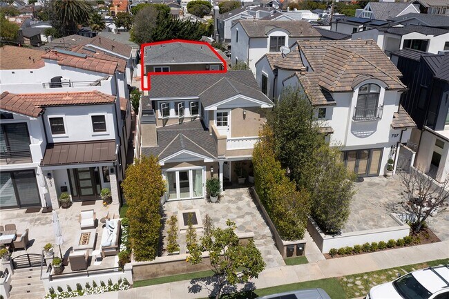 Building Photo - 705 Larkspur Ave