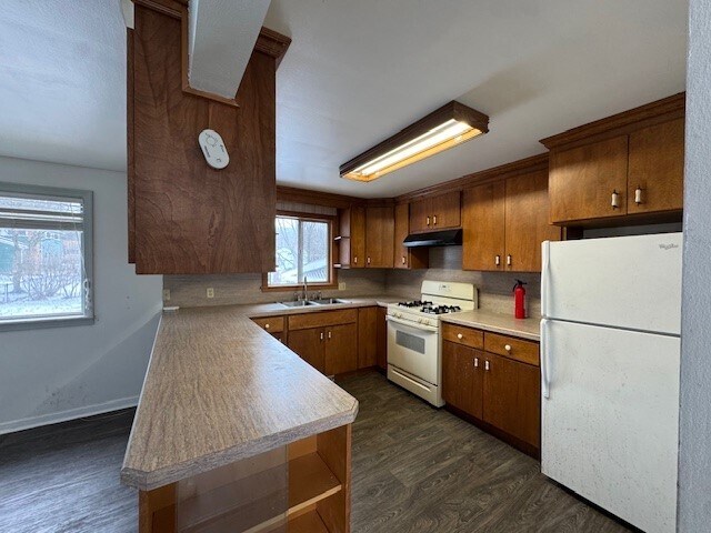 Building Photo - 812 Dickinson Dr