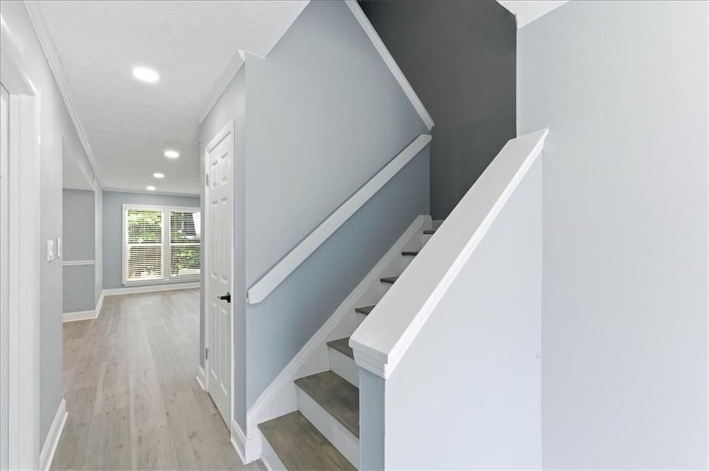 Building Photo - 2696 Greentree Dr SE