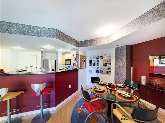 Building Photo - Professionally Managed, 2 Bedroom  1  Bathroom  Condo // Cleveland Park// Amenity Rich Condo