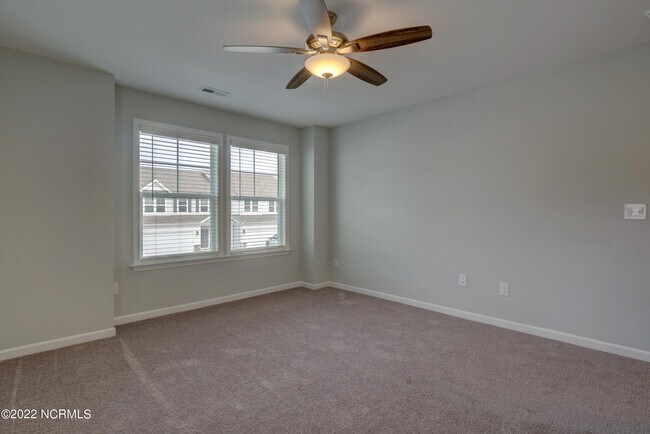 Building Photo - 4409 Finch Ln