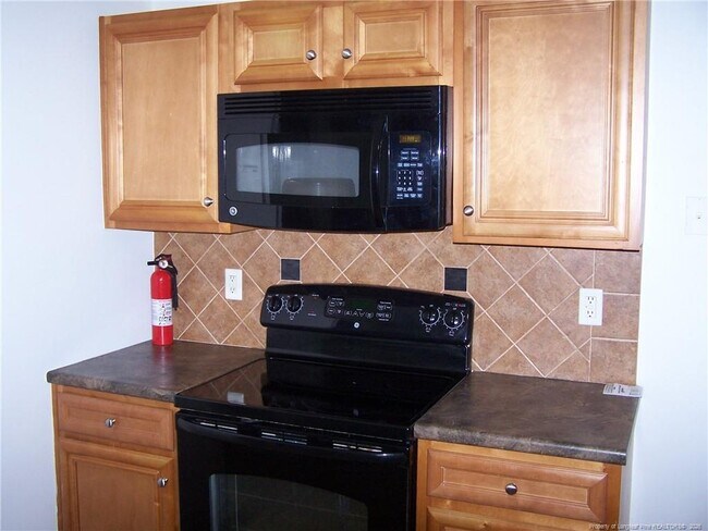 Building Photo - 1753 Cherrypoint Dr