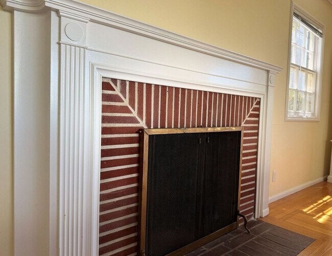 Building Photo - This is a Berkeley Lifestyle. | 3BR | 1.5BA | 1,450 SF | Just Steps from Campus