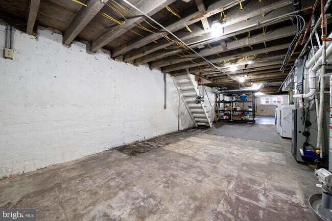 Building Photo - 4119 Falls Rd