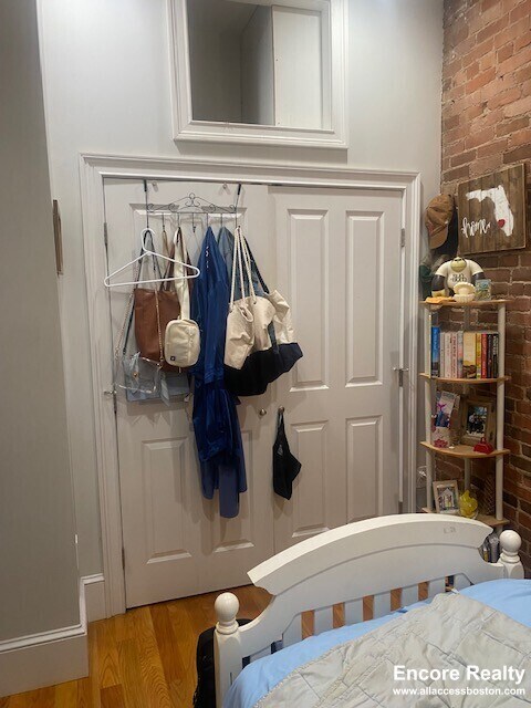 Building Photo - 1089 Beacon St