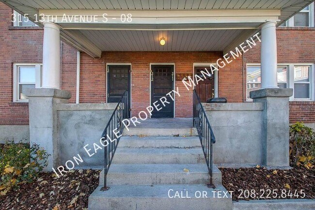 Building Photo - 315 13th Ave S