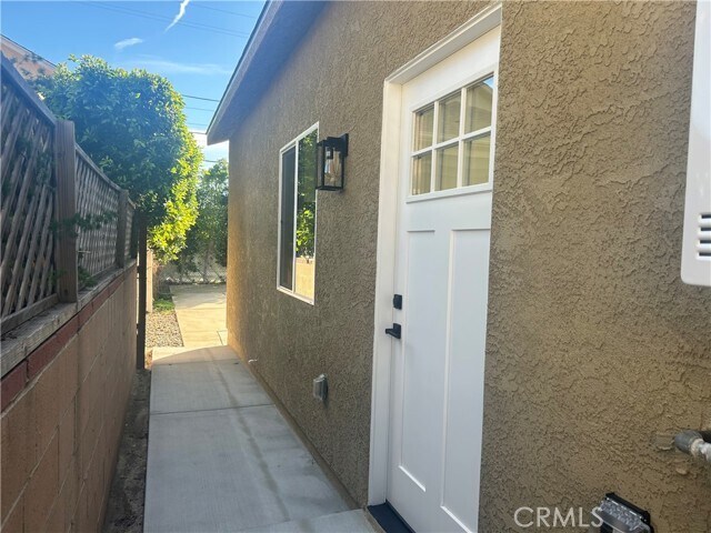 Building Photo - 11052 Emelita St