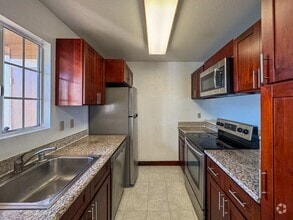 Building Photo - Available Now. 2BD/2BA/1PKG townhome at Vi...