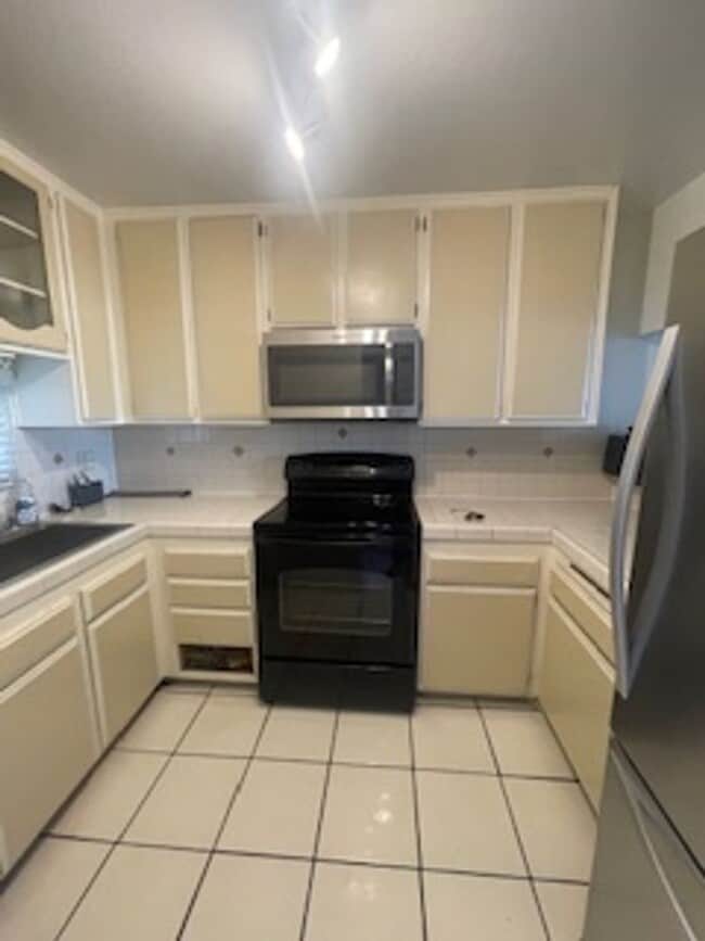 Building Photo - Charming condo near the Village in La Mesa