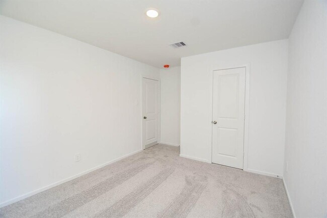 Building Photo - 1542 San Sebastien Dr