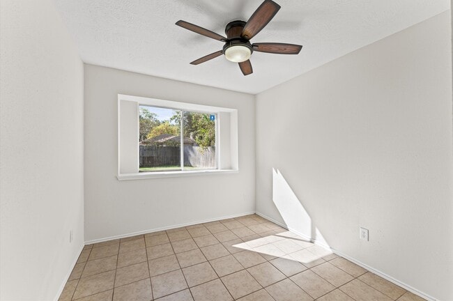 Building Photo - 22935 Sherioaks Ln