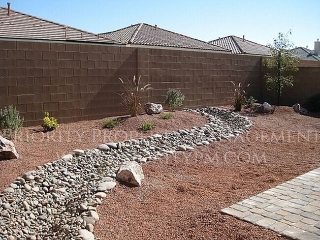 Building Photo - 10878 Royal Highlands St