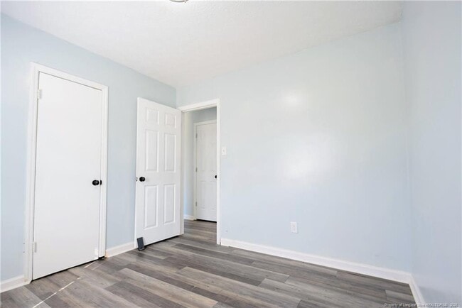 Building Photo - 693 Stoneykirk Dr