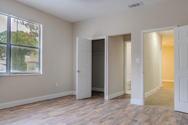 Building Photo - 129 W Church St