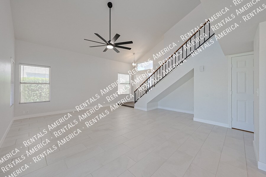 Building Photo - 4018 W Camino Vivaz