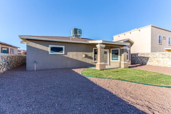 Building Photo - 5444 Pedro Lucero Dr