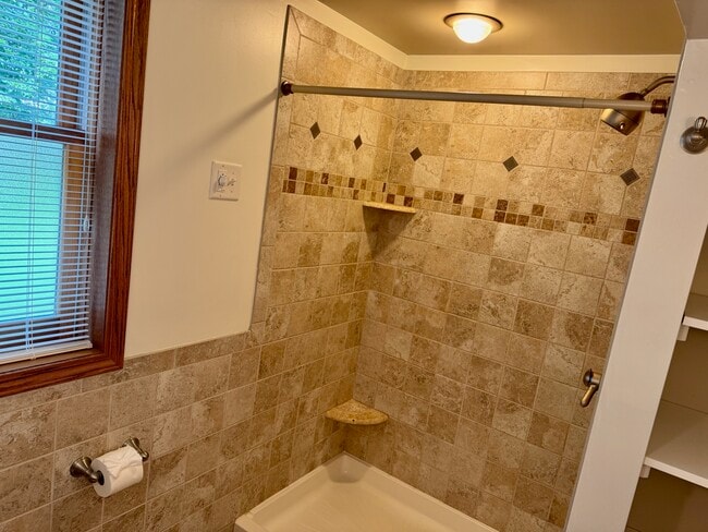 Building Photo - 5732 Zenith Ave S