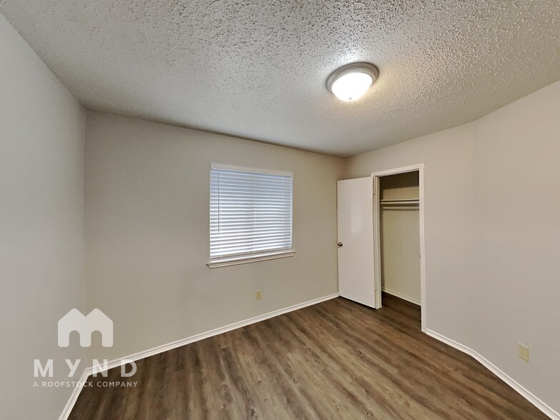 Building Photo - 4903 Pecan Estates