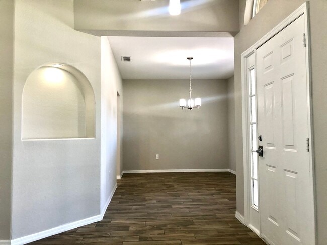 Building Photo - Wonderful 3/2 home in ORLANDO - GOLF COURS...