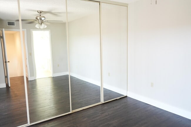 Building Photo - 627 Buttonwood Ln