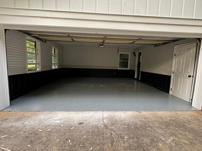 Building Photo - 1490 Crooked Creek Rd