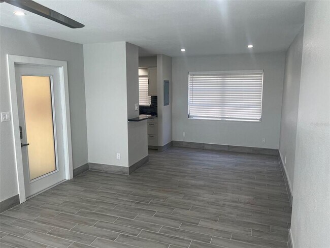 Building Photo - 1605 Pass a Grille Way