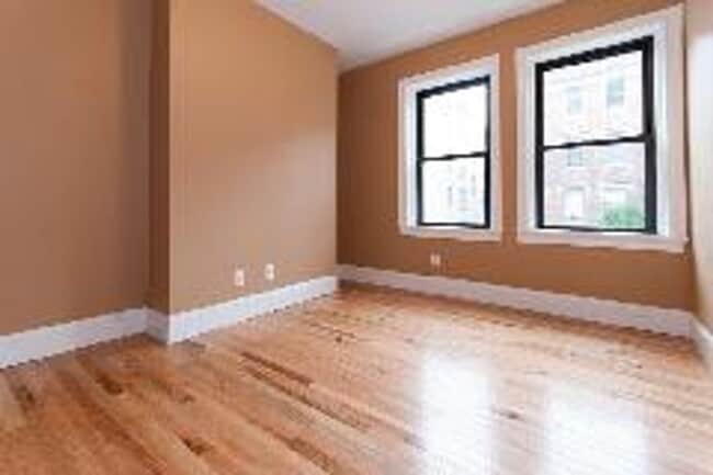 Building Photo - Stunning 4 Bed/2 Bath Right On The B Line! Short Walk To Cleveland Circle