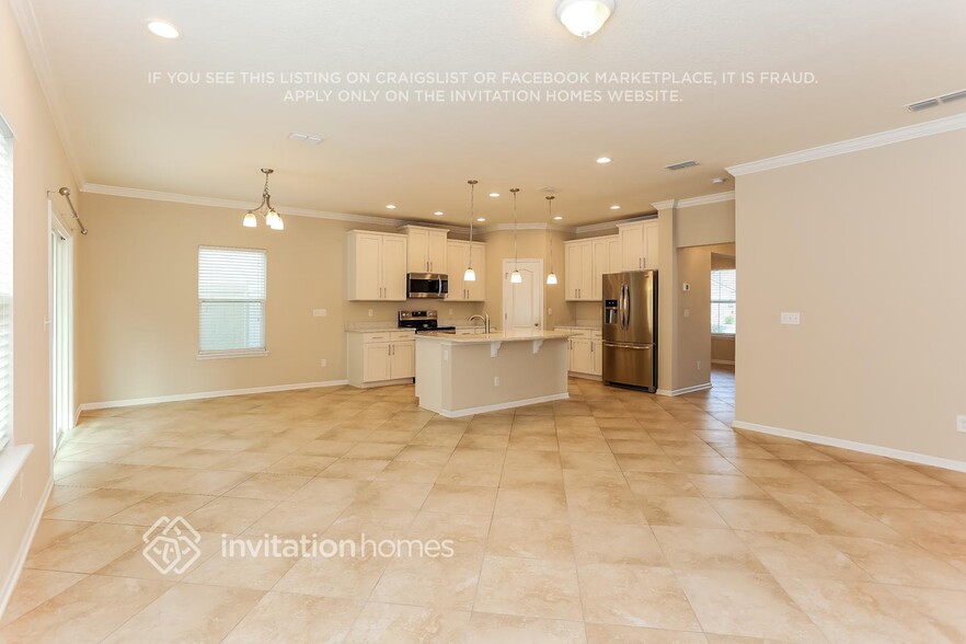 Building Photo - 12466 Itani Wy