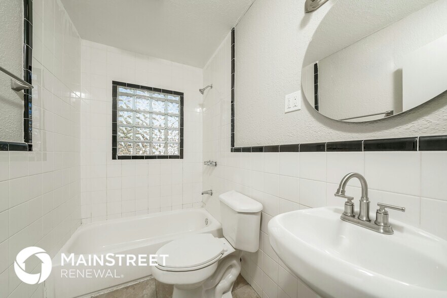 Building Photo - 2937 Larry Dr