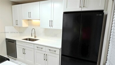 Building Photo - 1912 Palmland Dr