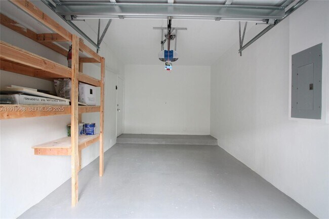 Building Photo - 935 Lemonwood Ct