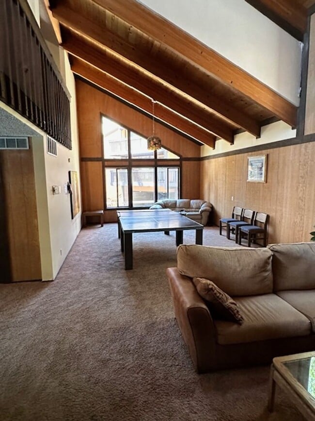 Building Photo - 1439 Ski Run Blvd